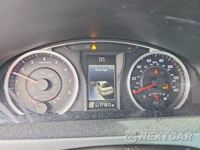 Zdjęcie 9 z 12 samochodu: 2016 TOYOTA CAMRY SE VIN:4T1BF1FK5GU262021 - miniatura