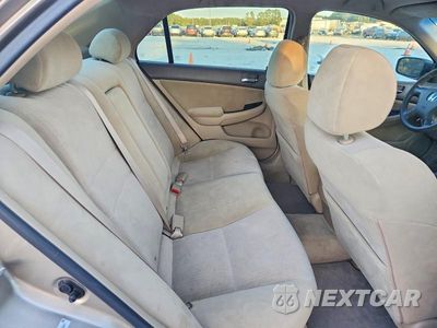 Zdjęcie 10 z 12 samochodu: 2004 HONDA ACCORD LX VIN:3HGCM56384G705907 - miniatura