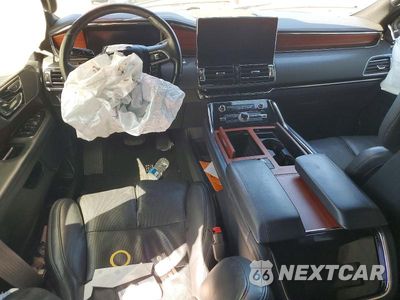 Zdjęcie 8 z 13 samochodu: 2024 LINCOLN NAVIGATOR RESERVE VIN:5LMJJ2LG3REL07094 - miniatura