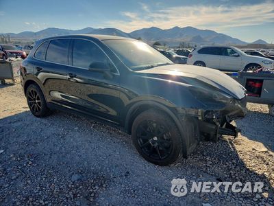 Czwarte zdjęcie samochodu z boku: 2014 PORSCHE CAYENNE VIN:WP1AA2A25ELA09567 - miniatura