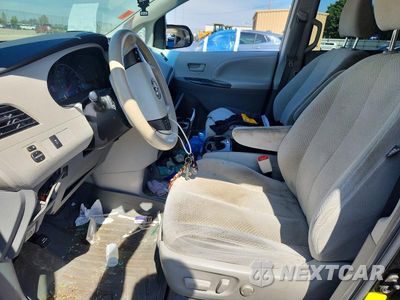 Zdjęcie 7 z 13 samochodu: 2012 TOYOTA SIENNA LE VIN:5TDKK3DC1CS267951 - miniatura