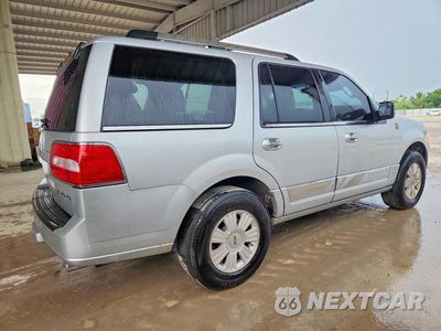 Trzecie zdjęcie samochodu z tyłu: 2013 LINCOLN NAVIGATOR VIN:5LMJJ2H57DEL02755 - miniatura