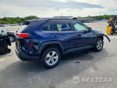 Trzecie zdjęcie samochodu z tyłu: 2025 TOYOTA RAV4 XLE VIN:2T3P1RFV4SW564204 - miniatura