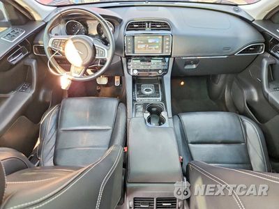 Zdjęcie 8 z 13 samochodu: 2017 JAGUAR F-PACE R - SPORT VIN:SADCL2BV1HA883268 - miniatura