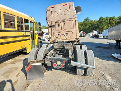 Zdjęcie 6 z 14 samochodu: 2018 FREIGHTLINER CASCADIA 126 SEMI TRUCK VIN:3AKJHHDRXJSGC5862 - miniatura