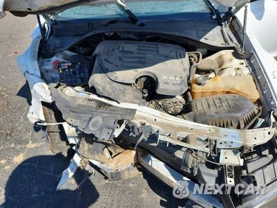 Zdjęcie 11 z 12 samochodu: 2019 CHRYSLER 300 TOURING VIN:2C3CCAAG0KH667143 - miniatura