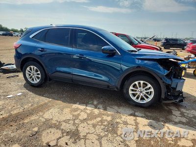 Czwarte zdjęcie samochodu z boku: 2020 FORD ESCAPE SE VIN:1FMCU9G69LUA09949 - miniatura