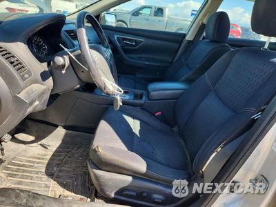 Zdjęcie 7 z 13 samochodu: 2016 NISSAN ALTIMA 2.5 SV VIN:1N4AL3AP3GC268581 - miniatura