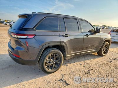 Trzecie zdjęcie samochodu z tyłu: 2025 JEEP GRAND CHEROKEE LAREDO VIN:1C4RJHAG7SC282315 - miniatura