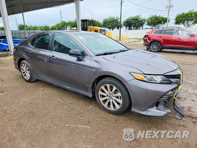 Czwarte zdjęcie samochodu z boku: 2020 TOYOTA CAMRY LE VIN:4T1C11AKXLU877569 - miniatura