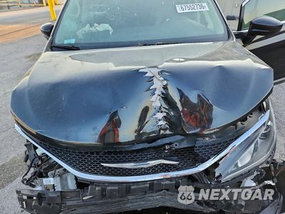 Zdjęcie 12 z 13 samochodu: 2017 CHRYSLER PACIFICA TOURING L VIN:2C4RC1BG0HR704652 - miniatura