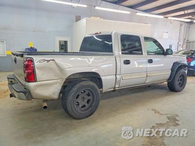 Trzecie zdjęcie samochodu z tyłu: 2004 CHEVROLET SILVERADO C1500 VIN:2GCEC13T541429346 - miniatura