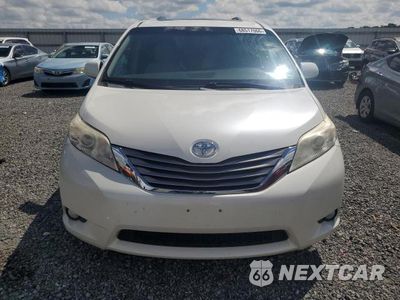 Piąte zdjęcie samochodu w środku: 2016 TOYOTA SIENNA XLE 8-PASSENGER VIN:5TDYK3DC3GS724307 - miniatura
