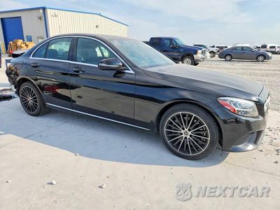 Czwarte zdjęcie samochodu z boku: 2019 MERCEDES-BENZ C 300 VIN:55SWF8DB6KU288810 - miniatura