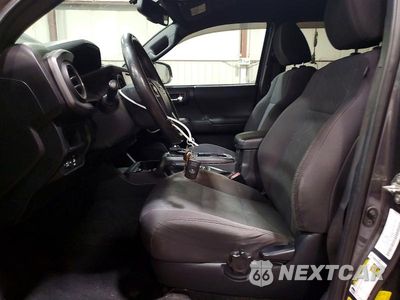 Zdjęcie 7 z 13 samochodu: 2016 TOYOTA TACOMA TRD SPORT VIN:5TFDZ5BN7GX012189 - miniatura