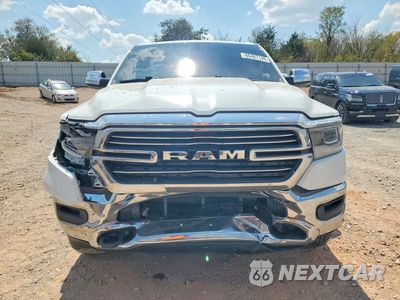 Piąte zdjęcie samochodu w środku: 2020 RAM 1500 LARAMIE VIN:1C6SRFJT4LN402953 - miniatura