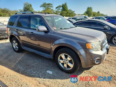 Czwarte zdjęcie samochodu z boku: 2010 FORD ESCAPE LIMITED VIN:1FMCU9EGXAKB21700 - miniatura