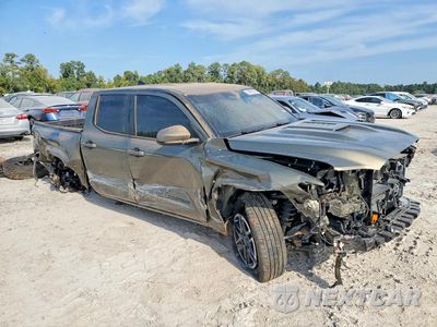 Czwarte zdjęcie samochodu z boku: 2026 TOYOTA TACOMA TRD SPORT VIN:3TMKB5FN9TM069547 - miniatura