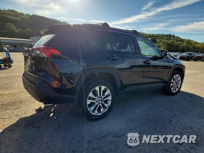 Trzecie zdjęcie samochodu z tyłu: 2025 TOYOTA RAV4 XLE PREMIUM VIN:2T3A1RFV9SW541331 - miniatura