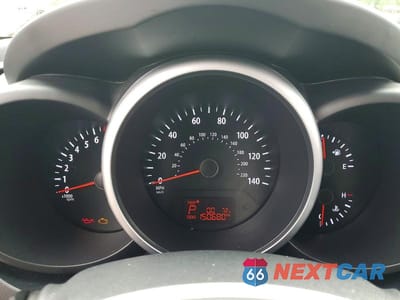 Zdjęcie 9 z 13 samochodu: 2012 KIA SOUL + VIN:KNDJT2A6XC7468517 - miniatura