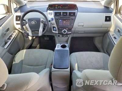 Zdjęcie 8 z 12 samochodu: 2014 TOYOTA PRIUS V THREE VIN:JTDZN3EU3E3291606 - miniatura
