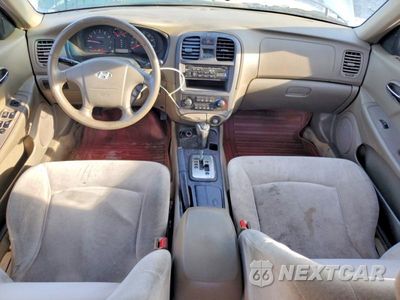 Zdjęcie 8 z 12 samochodu: 2005 HYUNDAI SONATA GL VIN:KMHWF25S15A181430 - miniatura