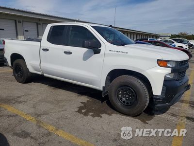 Czwarte zdjęcie samochodu z boku: 2019 CHEVROLET SILVERADO C1500 VIN:1GCRWAEF8KZ199628 - miniatura