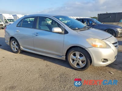 Czwarte zdjęcie samochodu z boku: 2007 TOYOTA YARIS S VIN:JTDBT923771075200 - miniatura