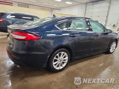 Trzecie zdjęcie samochodu z tyłu: 2020 FORD FUSION SE VIN:3FA6P0HD0LR186517 - miniatura