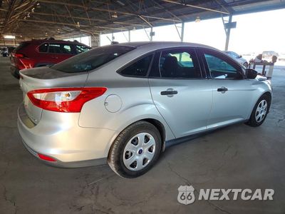 Trzecie zdjęcie samochodu z tyłu: 2013 FORD FOCUS S VIN:1FADP3E23DL325065 - miniatura