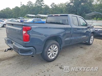 Trzecie zdjęcie samochodu z tyłu: 2021 CHEVROLET SILVERADO C1500 CUSTOM VIN:1GCRWBEK6MZ333123 - miniatura