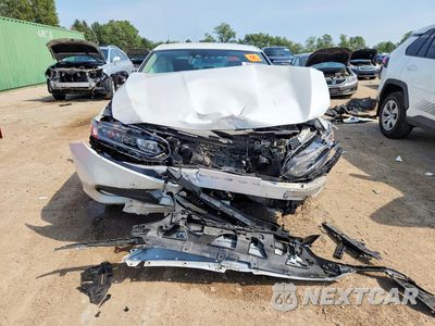 Piąte zdjęcie samochodu w środku: 2018 HONDA ACCORD LX VIN:1HGCV1F14JA002139 - miniatura