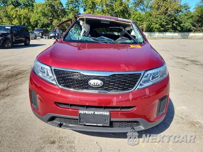 Piąte zdjęcie samochodu w środku: 2014 KIA SORENTO LX VIN:5XYKT3A62EG461500 - miniatura