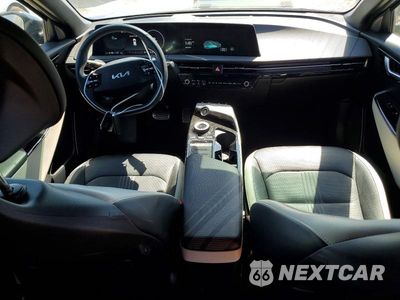 Zdjęcie 8 z 13 samochodu: 2023 KIA EV6 GT LINE VIN:KNDC44LA1P5099549 - miniatura