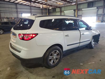 Trzecie zdjęcie samochodu z tyłu: 2017 CHEVROLET TRAVERSE LS VIN:1GNKRFED0HJ352831 - miniatura