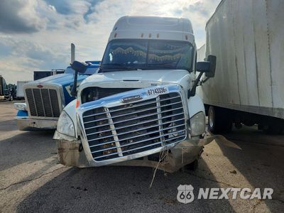 Piąte zdjęcie samochodu w środku: 2016 FREIGHTLINER CASCADIA 125 SEMI TRUCK VIN:3AKJGLD53GSHA6861 - miniatura