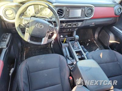 Zdjęcie 8 z 12 samochodu: 2019 TOYOTA TACOMA SR5 V6 VIN:3TMCZ5AN6KM219314 - miniatura