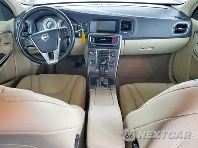 Zdjęcie 8 z 12 samochodu: 2012 VOLVO S60 T5 VIN:YV1622FS0C2110171 - miniatura