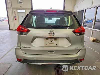Zdjęcie 6 z 13 samochodu: 2017 NISSAN ROGUE S VIN:KNMAT2MV1HP530123 - miniatura
