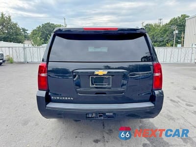 Piąte zdjęcie samochodu w środku: 2019 CHEVROLET SUBURBAN K1500 LS VIN:1GNSKGKC1KR287227 - miniatura