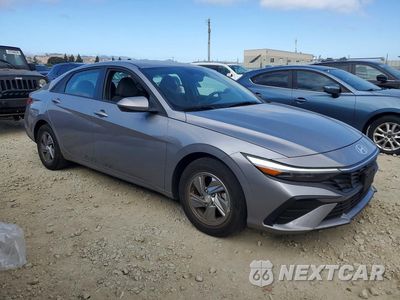 Czwarte zdjęcie samochodu z boku: 2025 HYUNDAI ELANTRA SE VIN:KMHLL4DG1SU008800 - miniatura