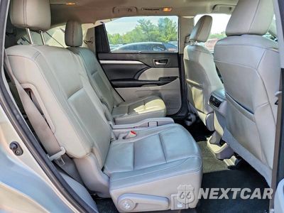 Zdjęcie 11 z 14 samochodu: 2018 TOYOTA HIGHLANDER XLE VIN:5TDJZRFH5JS556749 - miniatura