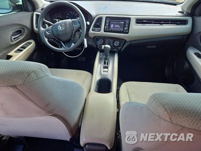 Zdjęcie 8 z 13 samochodu: 2020 HONDA HR-V LX VIN:3CZRU5H33LM712294 - miniatura