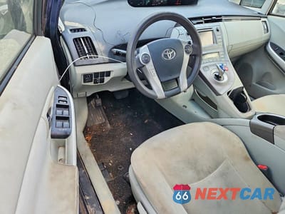 Zdjęcie 8 z 12 samochodu: 2014 TOYOTA PRIUS TWO VIN:JTDKN3DU2E0387246 - miniatura