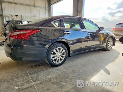 Trzecie zdjęcie samochodu z tyłu: 2018 NISSAN ALTIMA 2.5 S VIN:1N4AL3AP8JC251573 - miniatura