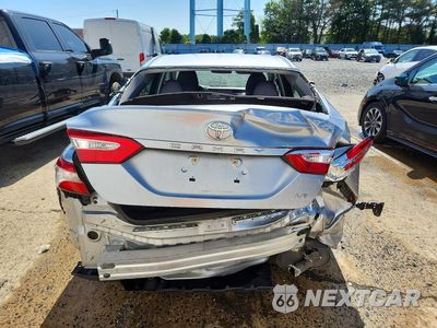 Zdjęcie 6 z 12 samochodu: 2018 TOYOTA CAMRY LE VIN:4T1B11HK3JU075900 - miniatura