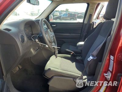 Zdjęcie 7 z 13 samochodu: 2016 JEEP PATRIOT SPORT VIN:1C4NJRBBXGD558804 - miniatura
