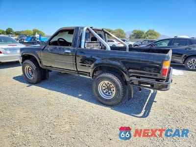 Drugie zdjęcie samochodu z przodu: 1989 TOYOTA PICKUP DELUXE V6 VIN:JT4VN01D7K6005902 - miniatura