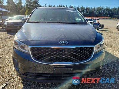 Piąte zdjęcie samochodu w środku: 2016 KIA SEDONA LX VIN:KNDMB5C16G6129445 - miniatura