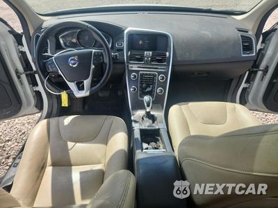 Zdjęcie 8 z 13 samochodu: 2016 VOLVO XC60 T6 PREMIER VIN:YV449MDKXG2875768 - miniatura